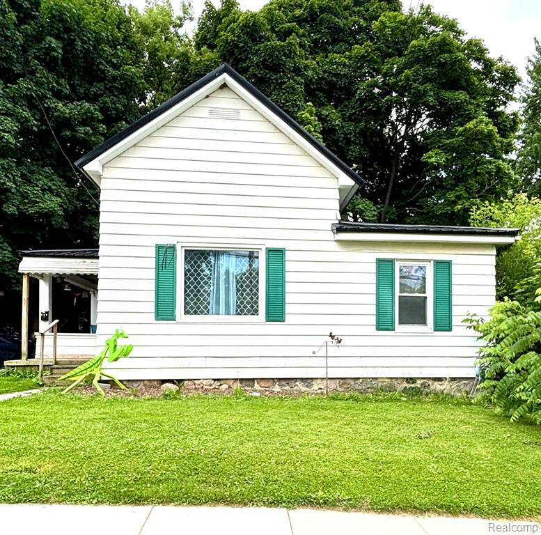 104 Park Avenue  Yale MI 48097 2851 photo