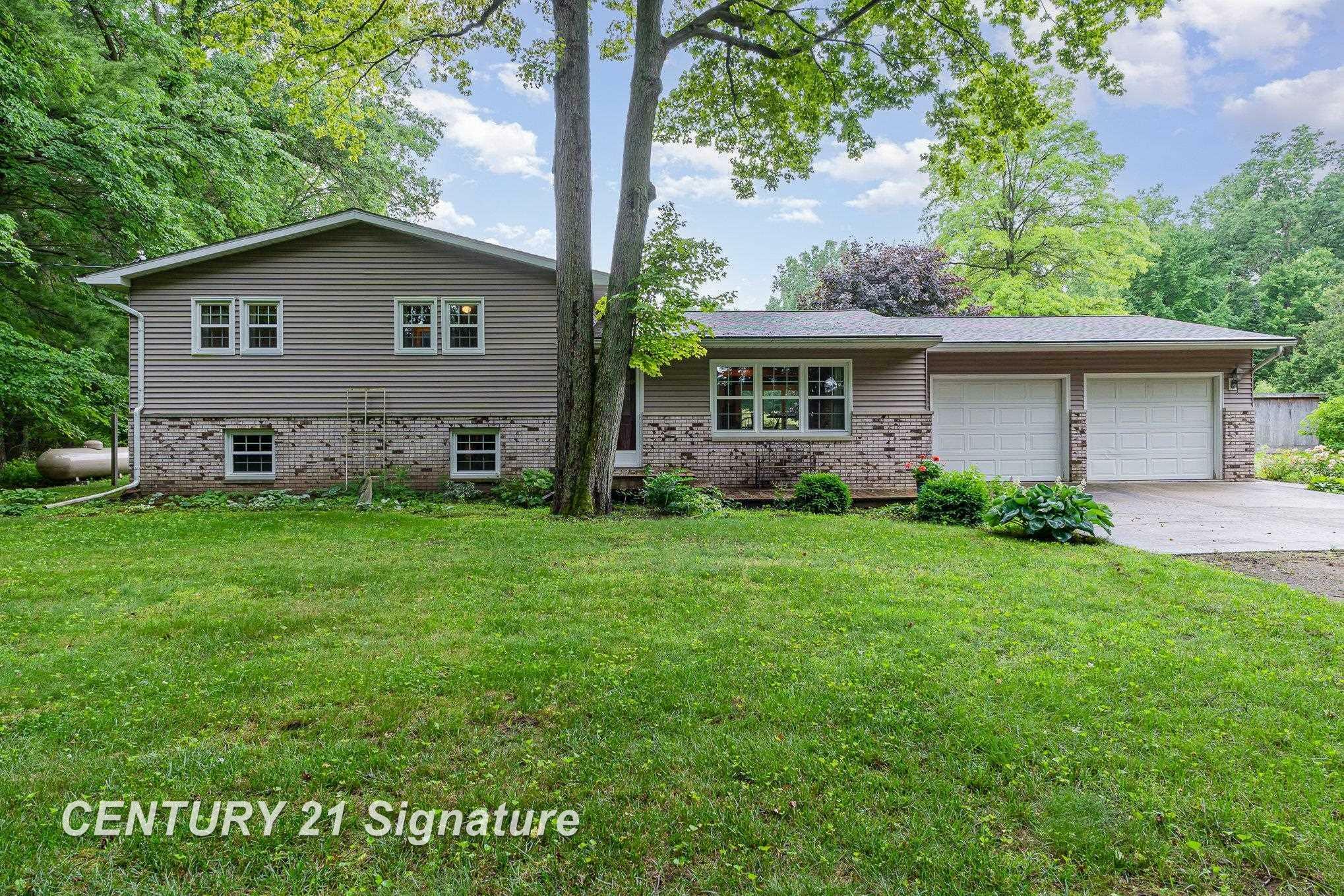 Property Photo: 15521 Ithaca Road MI 48655