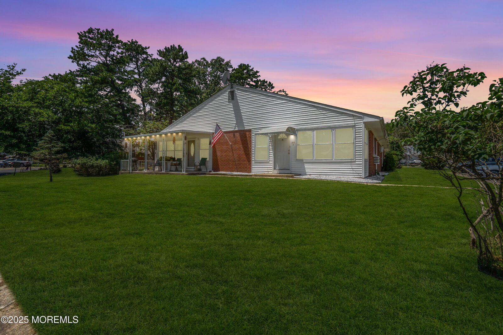 Property Photo:  197 Laurel Place  NJ 08759 