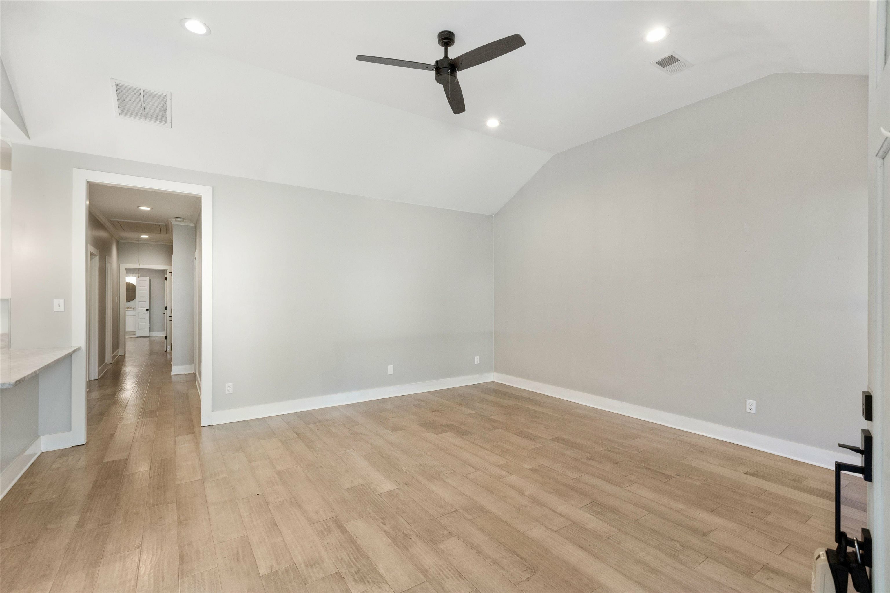 Property Photo: 3573 Douglass Ave TN 38111