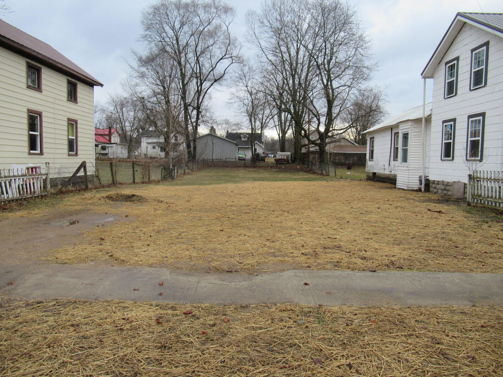 Property Photo:  1214 Fourth Street  MI 49093 
