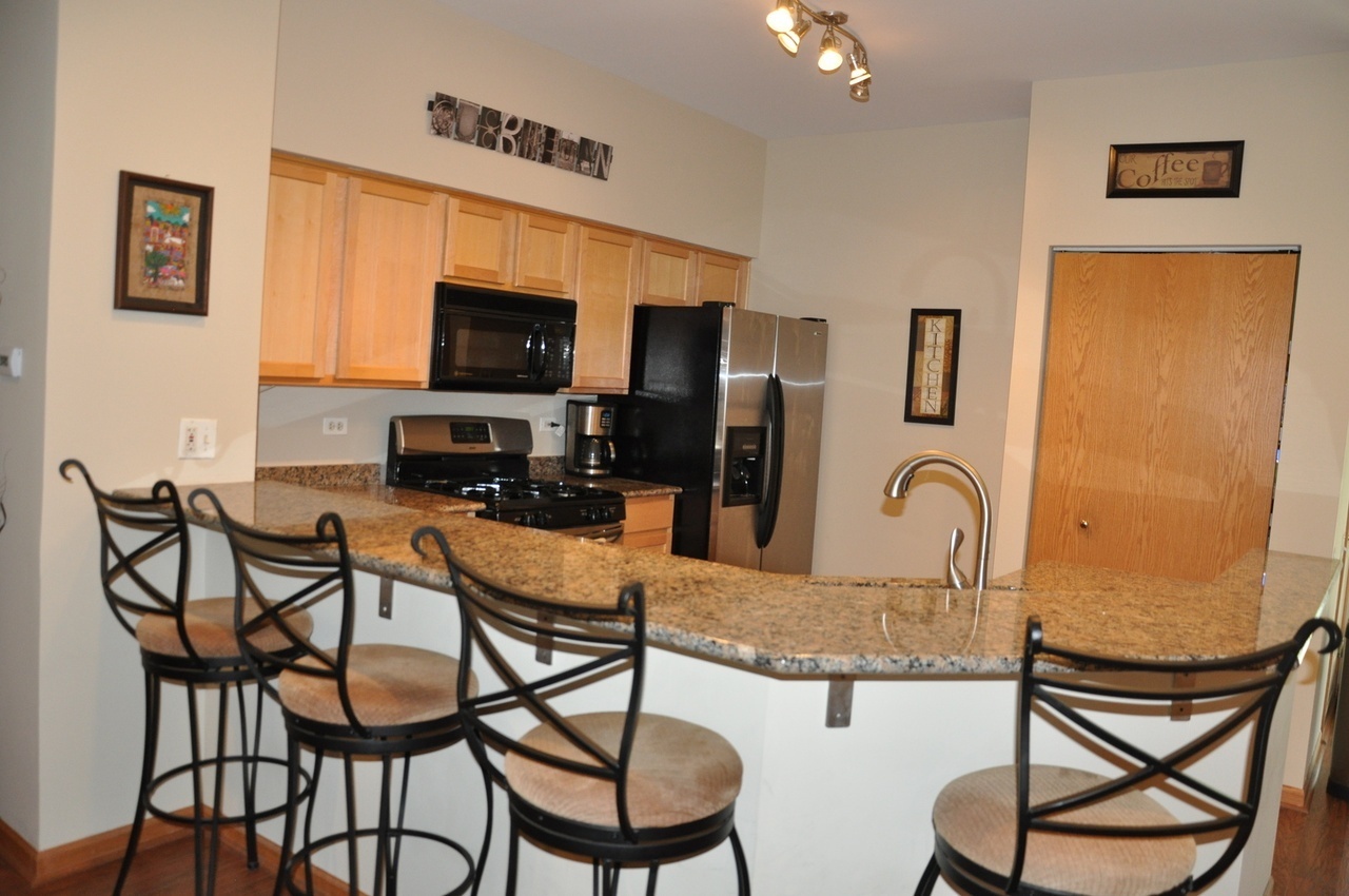 Property Photo: 713 Blossom Court IL 60540