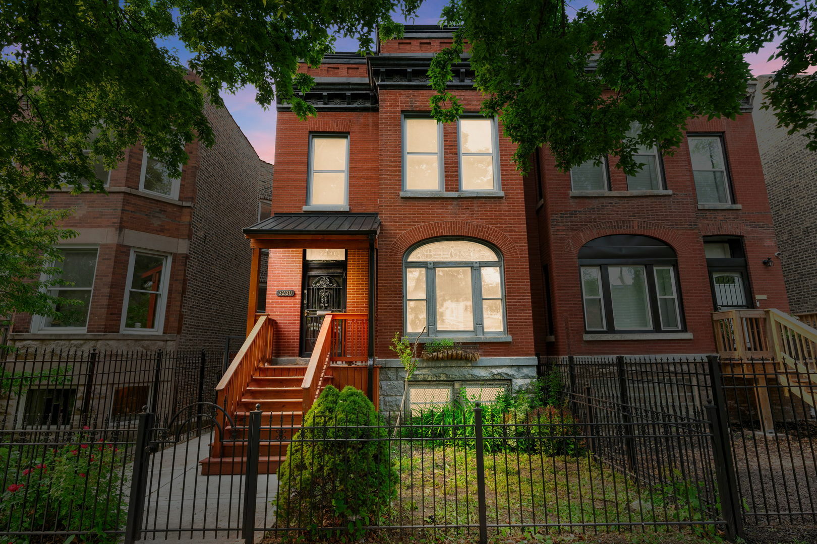 Property Photo:  3230 W Fulton Boulevard  IL 60624 