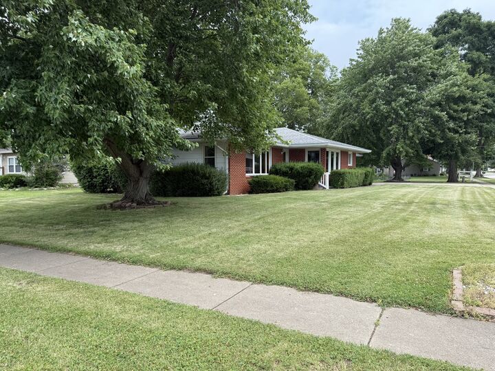 Property Photo:  227 S 6th Street  IL 61327 