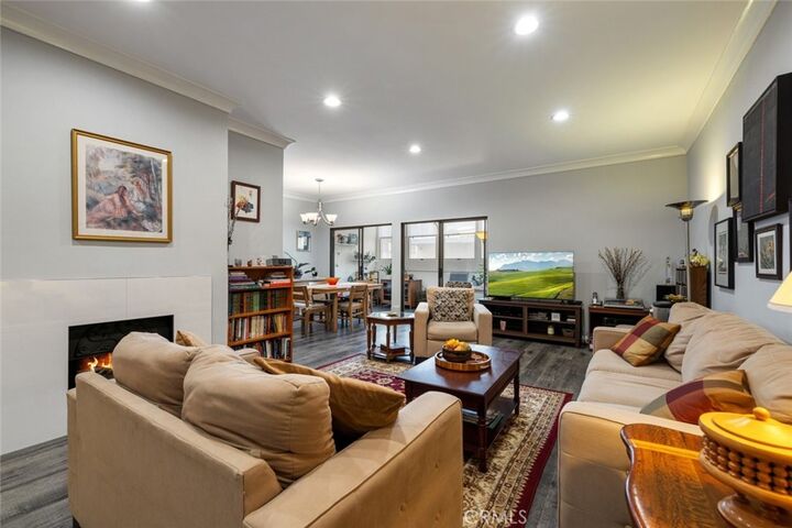 Property Photo: 234 N Kenwood Street 106 CA 91206