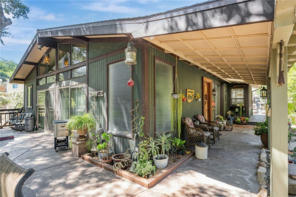 Property Photo: 1126 Katherine Road CA 93063