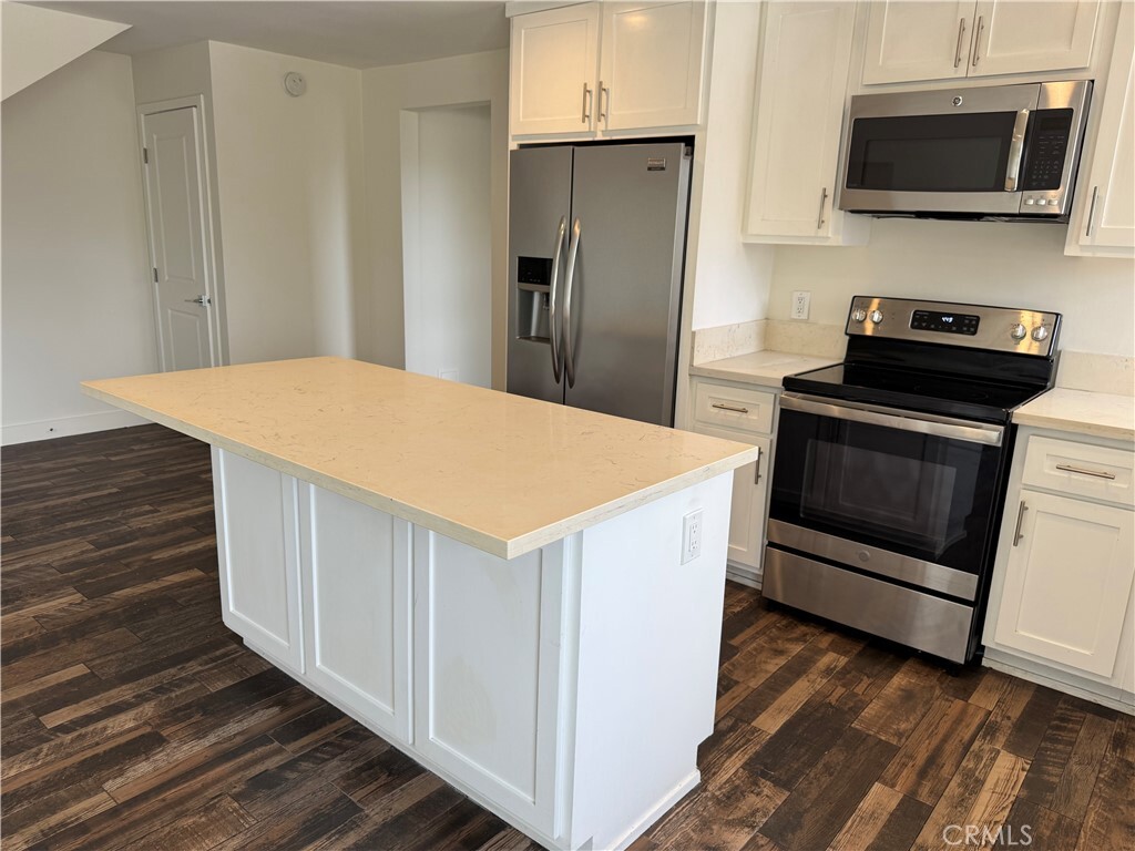 Property Photo: 222 Arch. #10 Street CA 92651