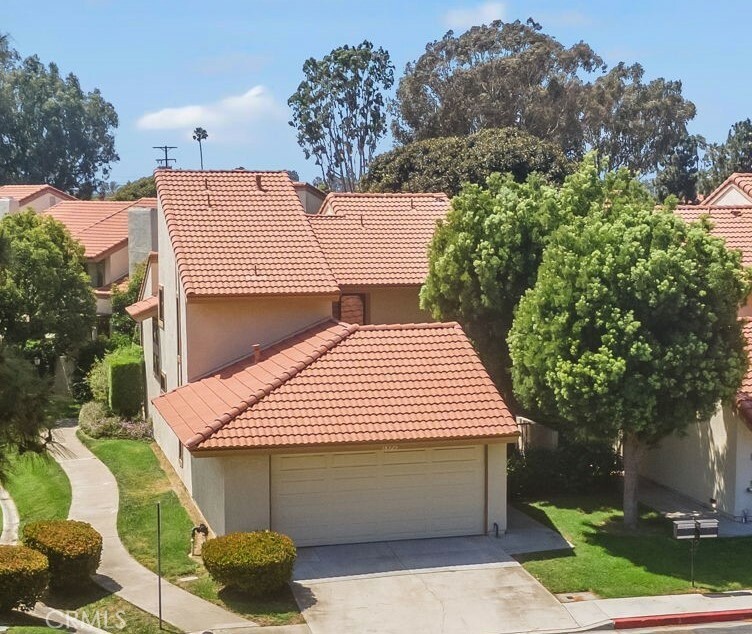 Property Photo: 18325 Gum Tree Lane CA 92646