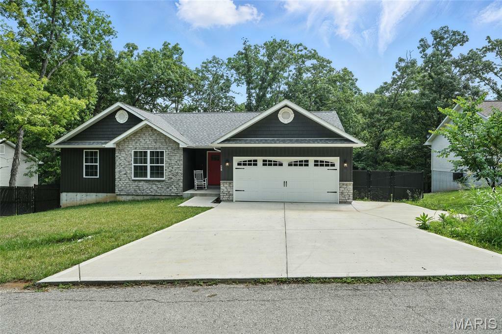 Property Photo: 407 Trenton Drive MO 63020
