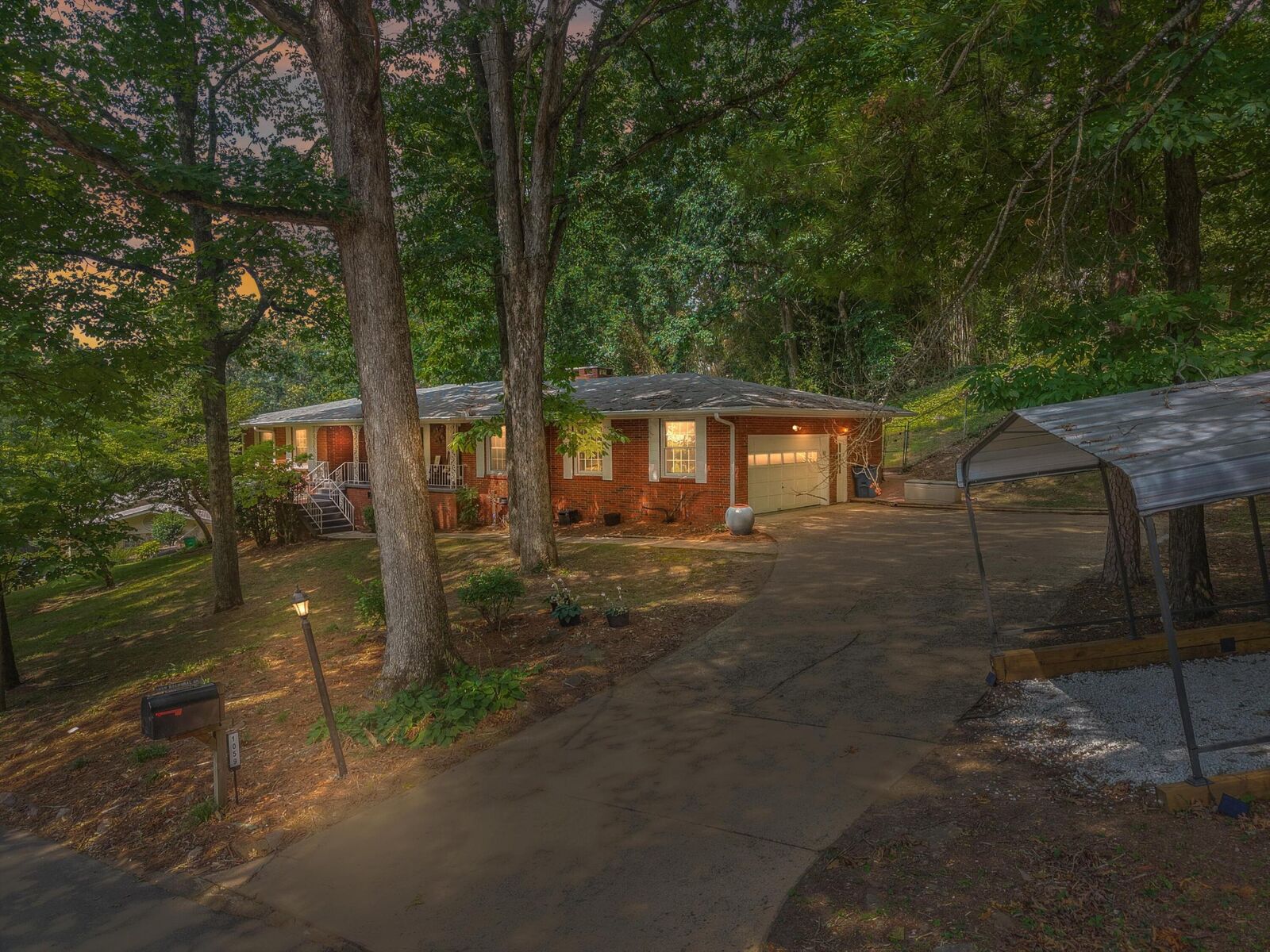 Property Photo: 1059 Balmoral Drive TN 37377