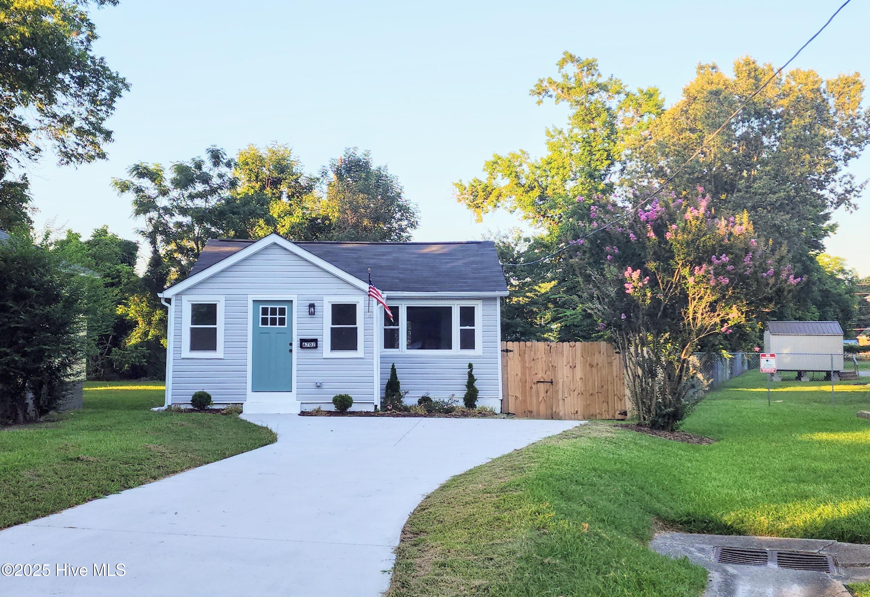 702A Richardson Street # A  Elizabeth City NC 27909 photo
