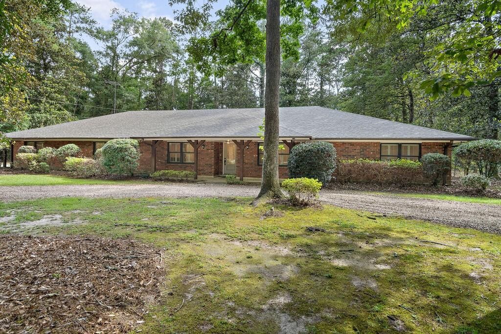 Property Photo: 9 Elizabeth Drive LA 70435