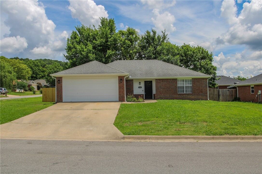 Property Photo:  1142 S Jasmine Lane  AR 72704 