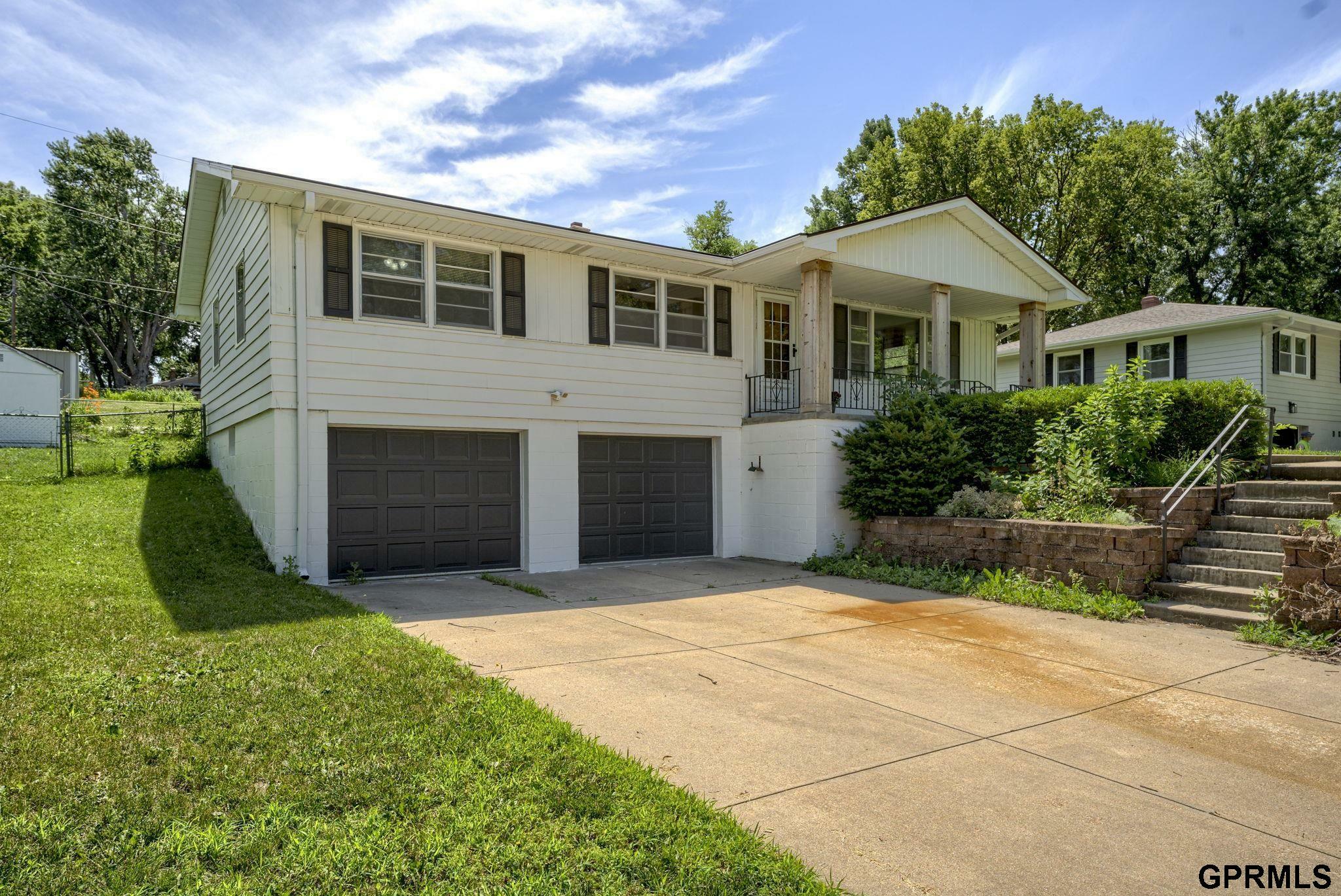 4509 Ridgeway Road  Omaha NE 68134 photo