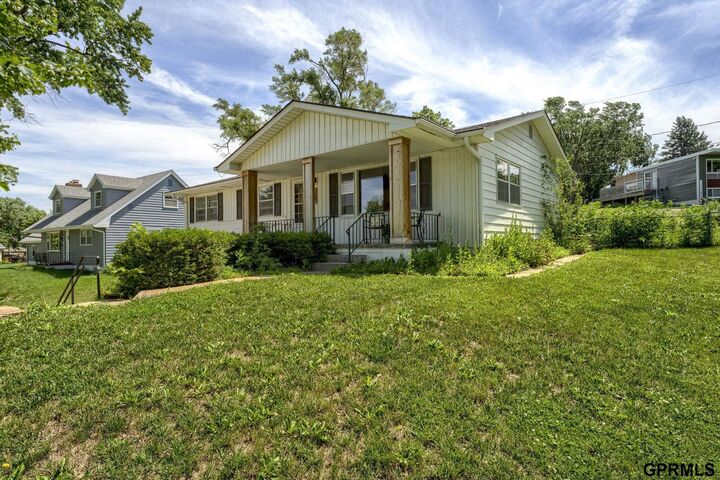 4509 Ridgeway Road  Omaha NE 68134 photo