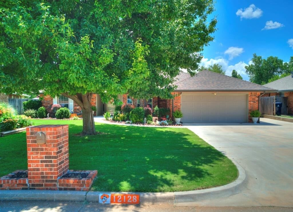 Property Photo: 12128 Moritz Court OK 73162