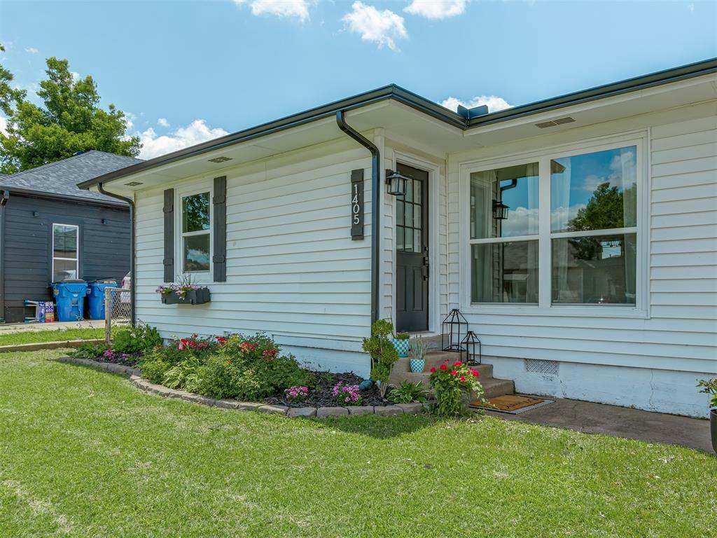 Property Photo: 1405 W Watts Street OK 73036