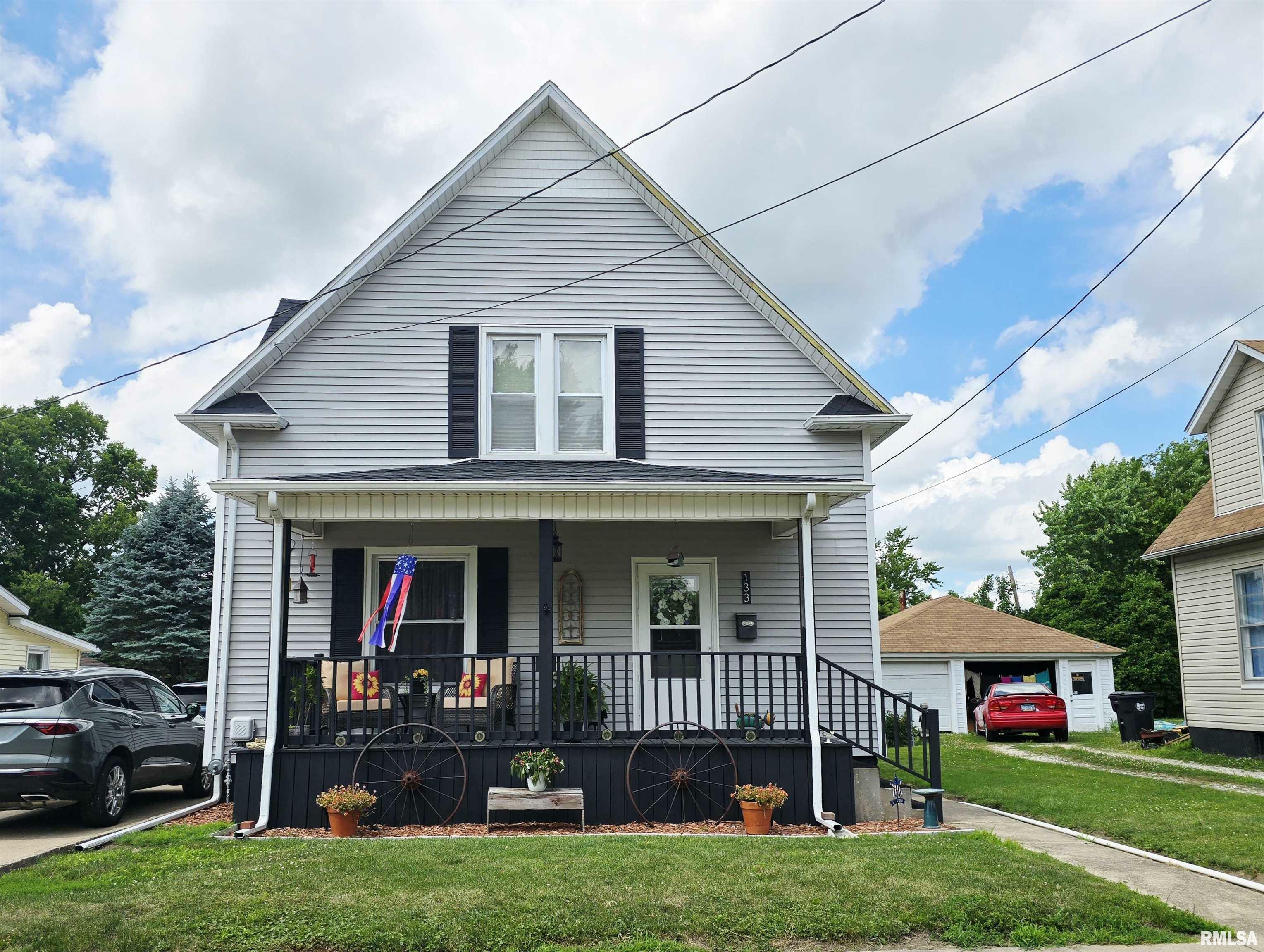 Property Photo: 133 W Birch Street IL 61520