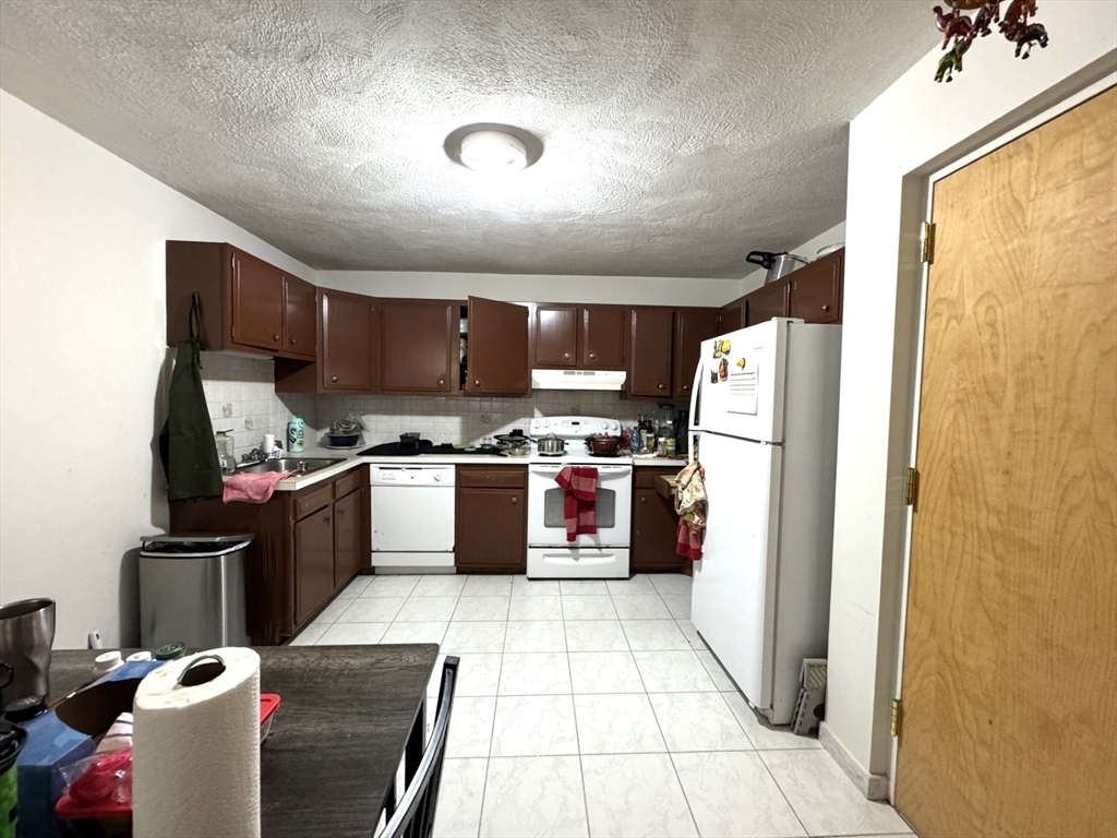 Property Photo: 6 McLean Pl 5 MA 02140