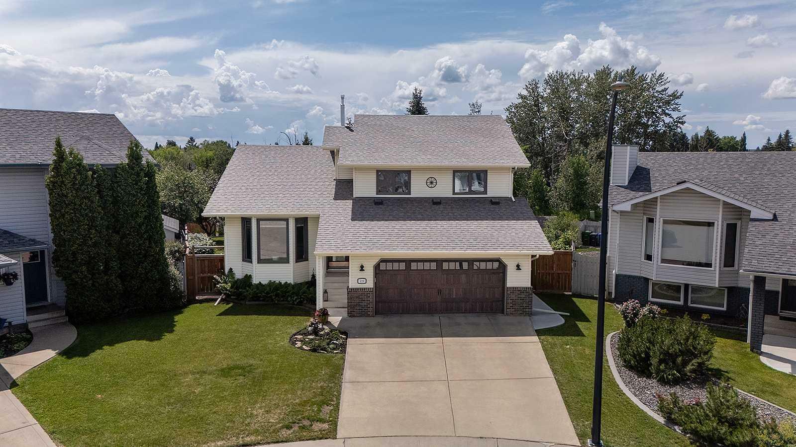 Property Photo:  129 Castle Crescent  AB T4P 4E8 