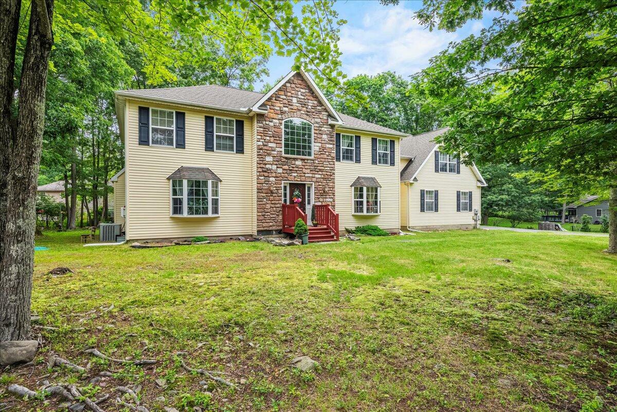 Property Photo:  210 Swartsburo Drive  PA 18371 