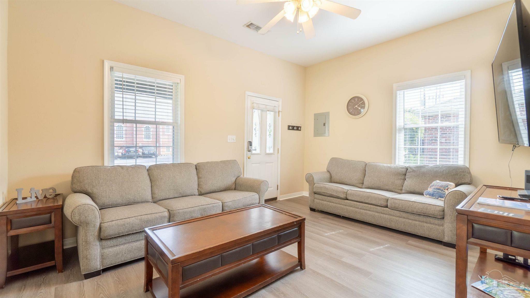 Property Photo: 321 E Jackson St FL 32501