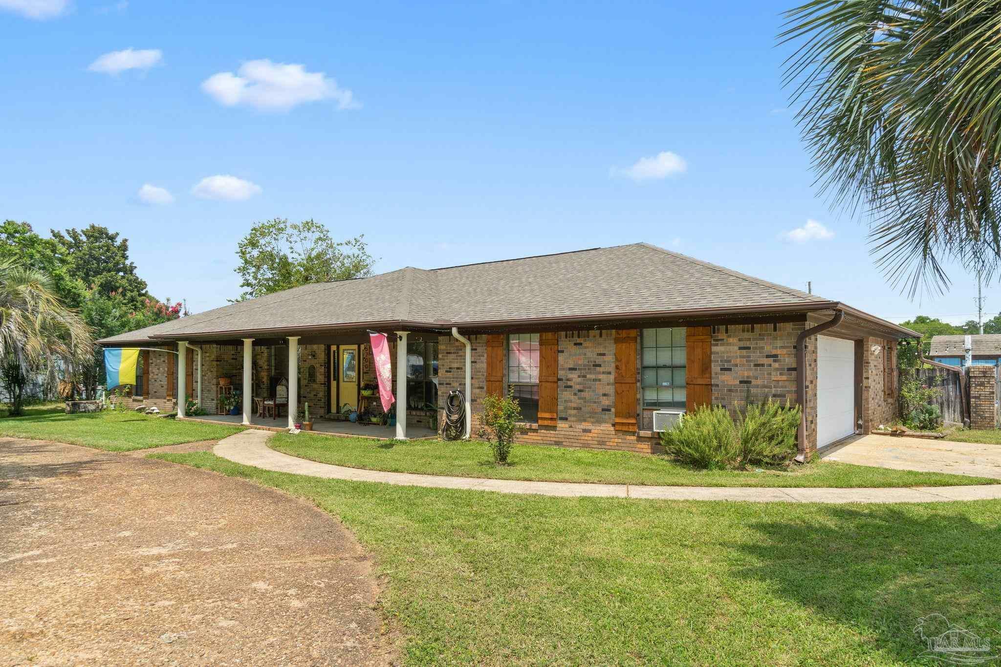 Property Photo: 5700 Avenida Marina FL 32504
