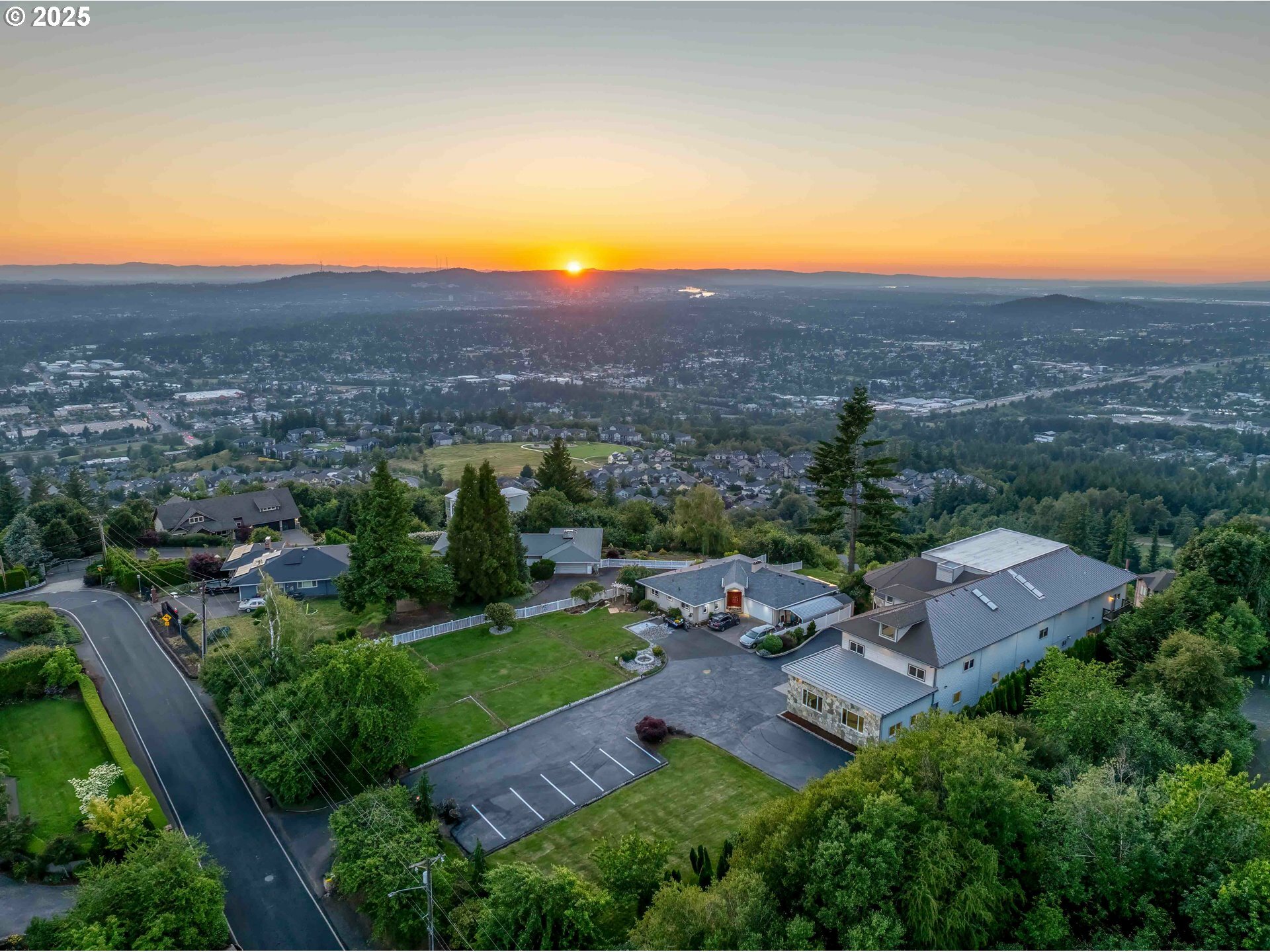 Property Photo: 10801 SE Ridgeway Dr OR 97086