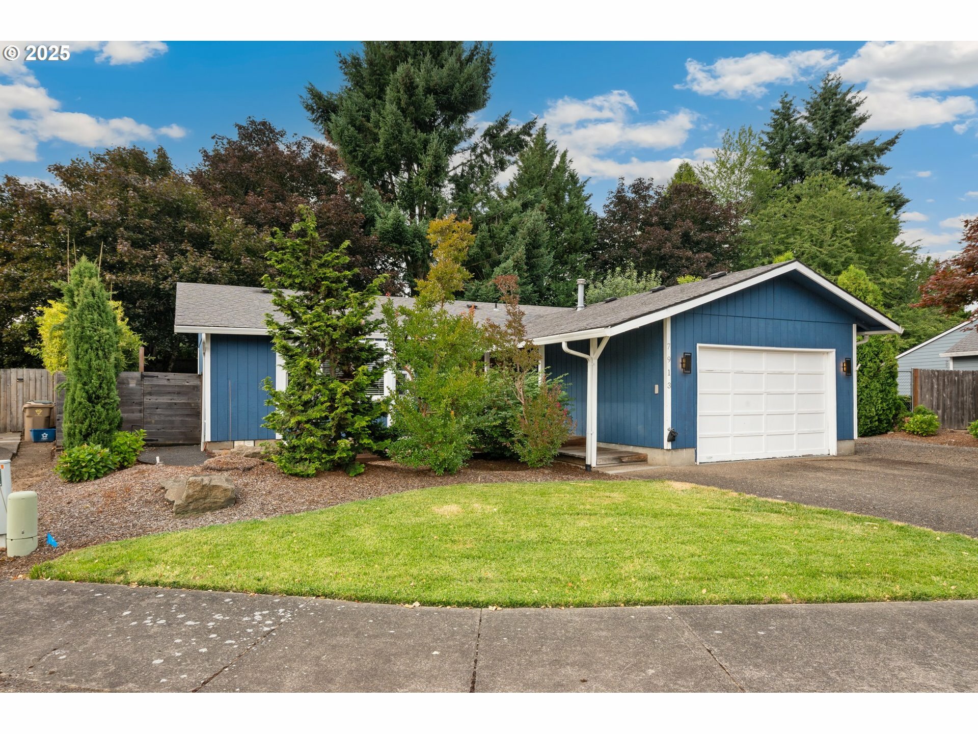 Property Photo: 7913 SW Racquet Ct OR 97070