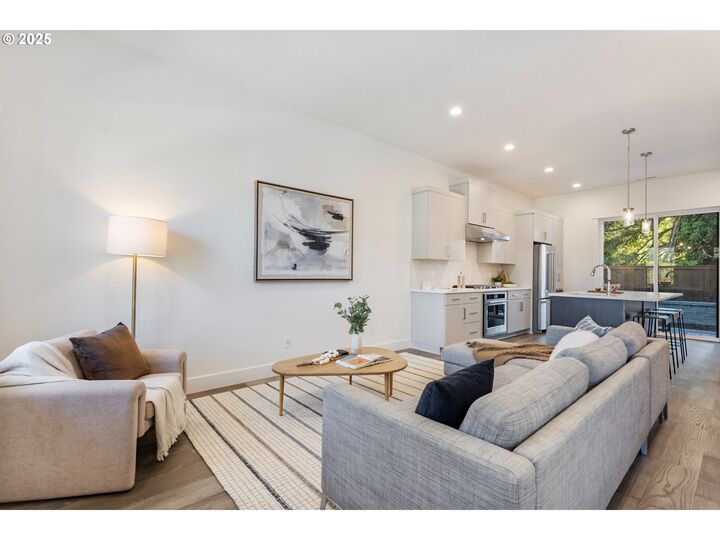 Property Photo: 15612 NW Raywood Ln L 30 OR 97229