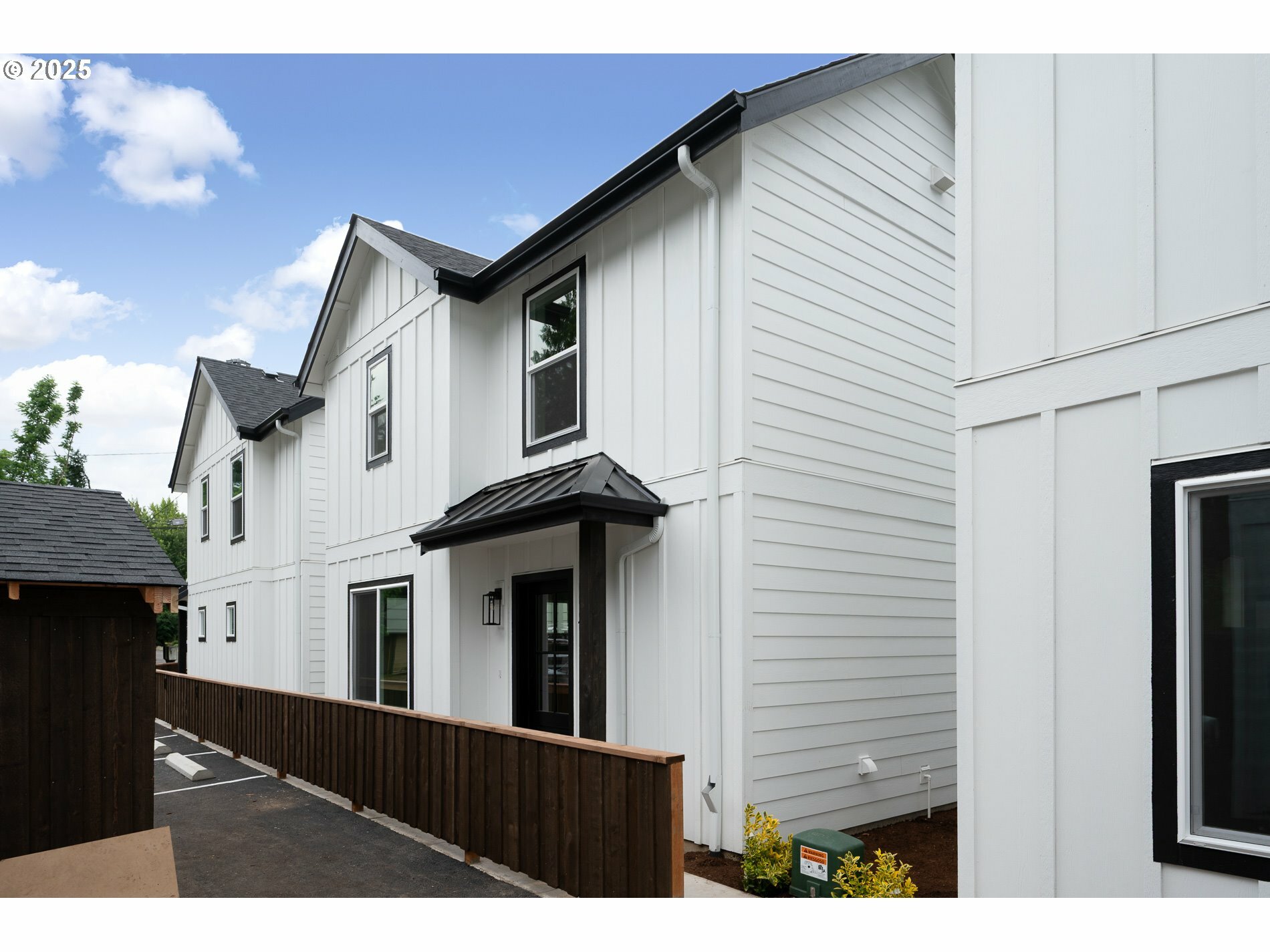 Property Photo: 4103 SE Olsen St 7 OR 97222