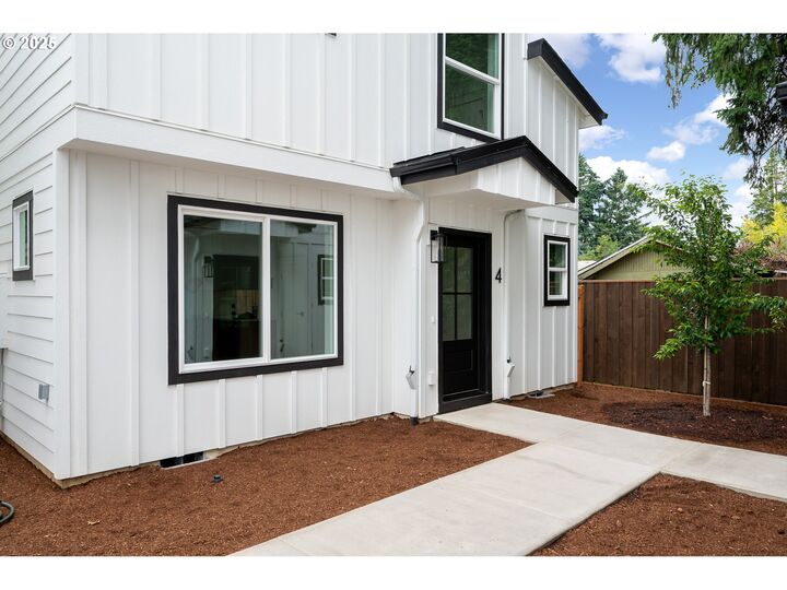 Property Photo:  4103 SE Olsen St 4  OR 97222 