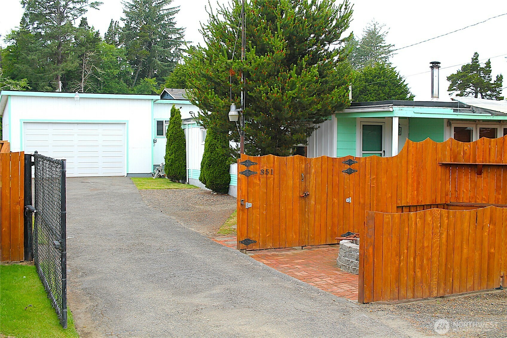 Property Photo:  851  St Helens  WA 98595 