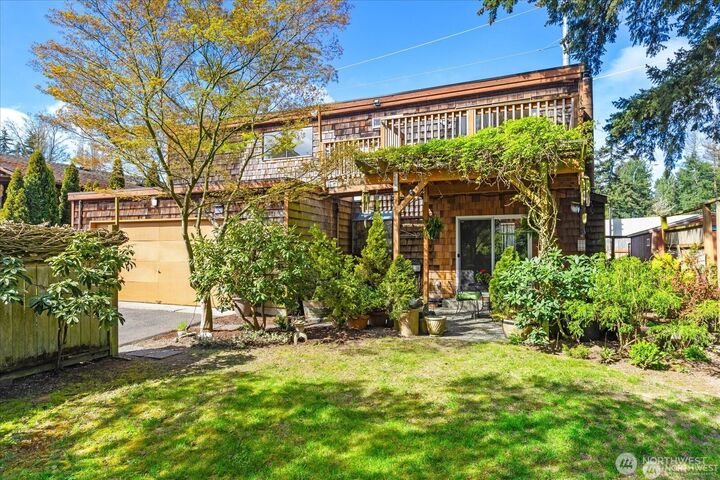 Property Photo:  18210  5th Avenue NE  WA 98155 