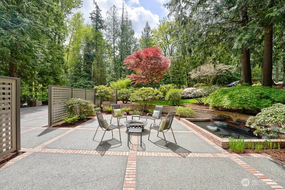 Property Photo: 20530 NE 66th Street WA 98053