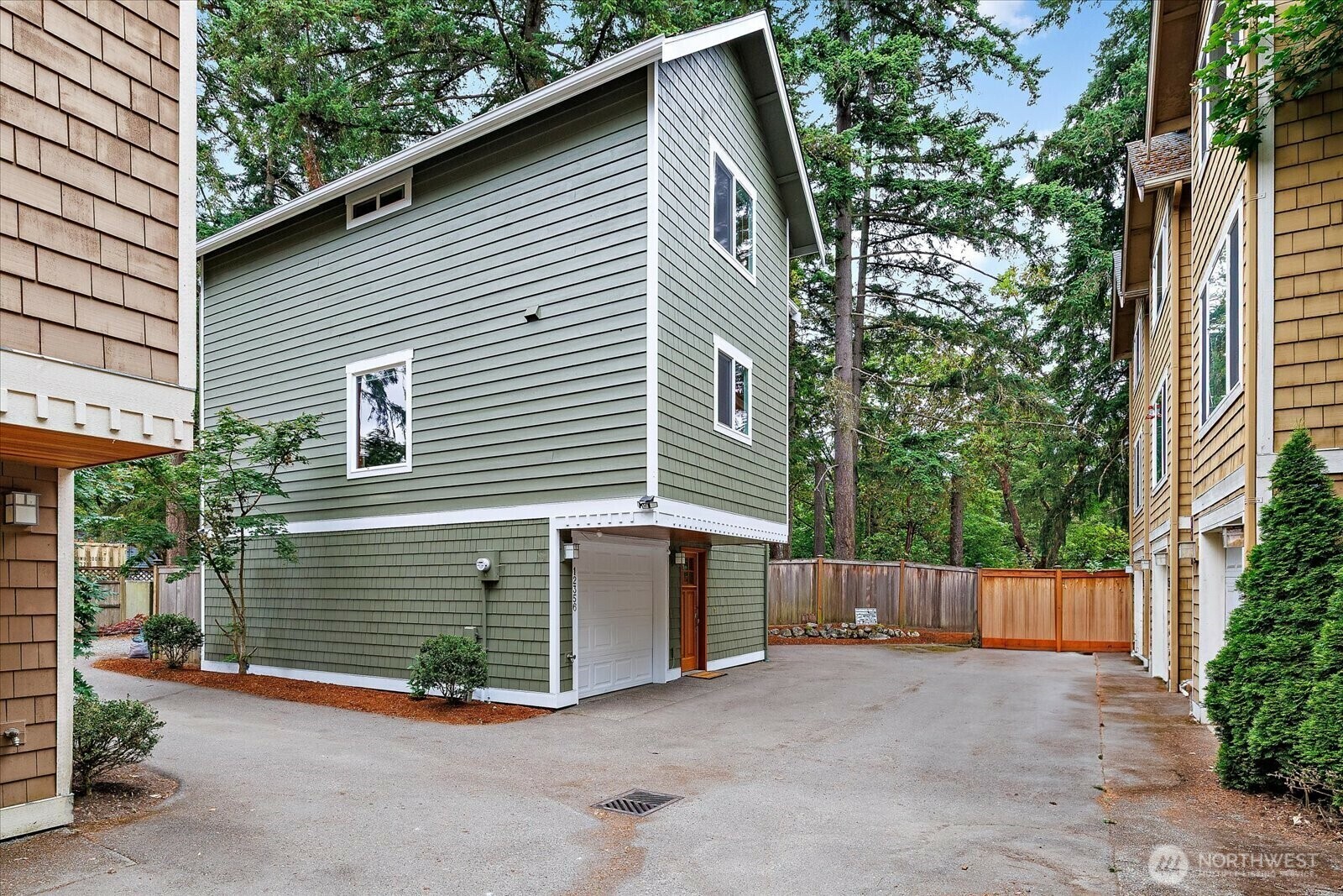Property Photo: 12356 Hiram Place NE WA 98125