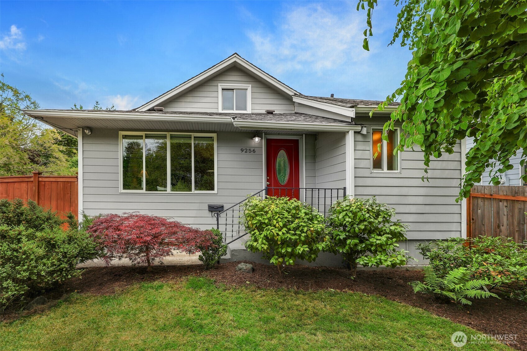 9256  Densmore Avenue N  Seattle WA 98103 photo