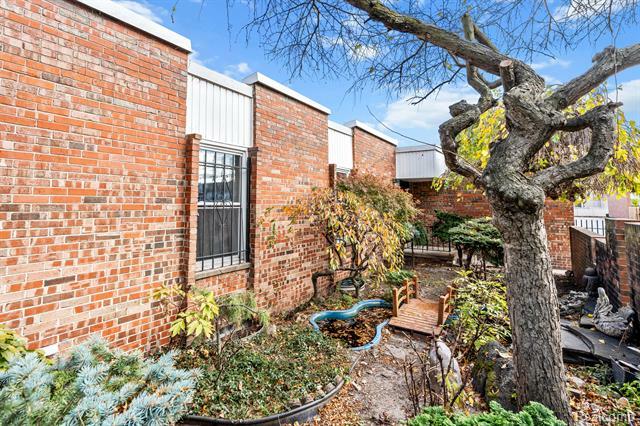 Property Photo: 1923 Hyde Park Drive MI 48207