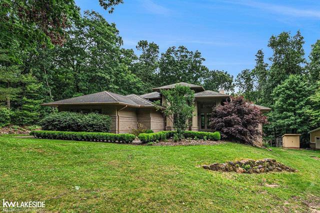 Property Photo: 608 Killdeer Court MI 48462