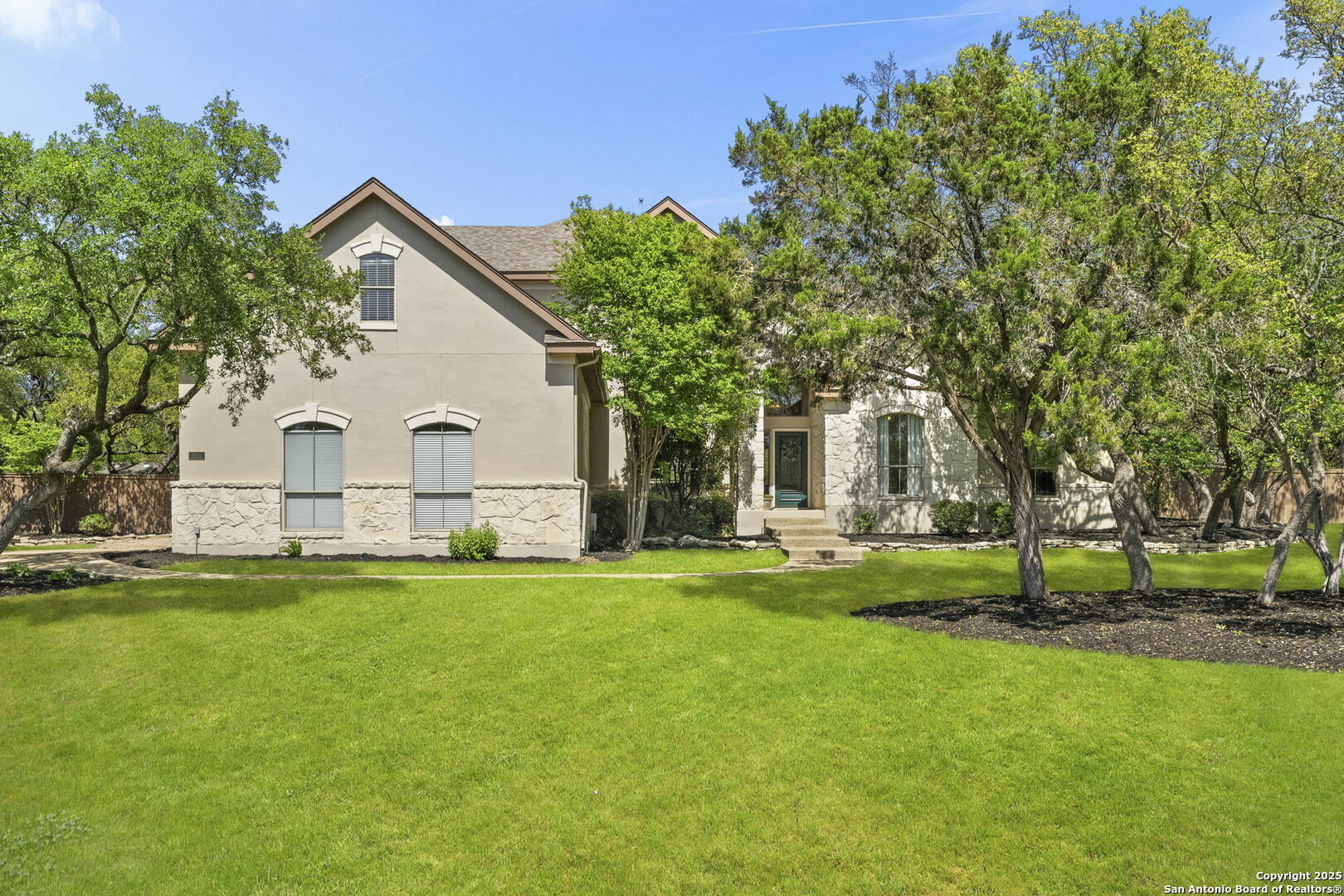 Property Photo: 915 Foxton TX 78260