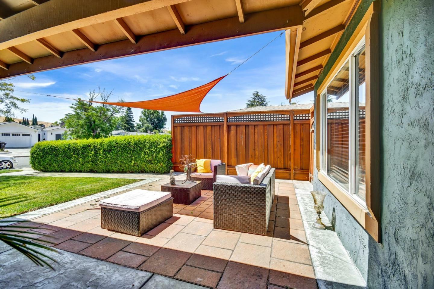 Property Photo:  101 Avenida Espana  CA 95139 