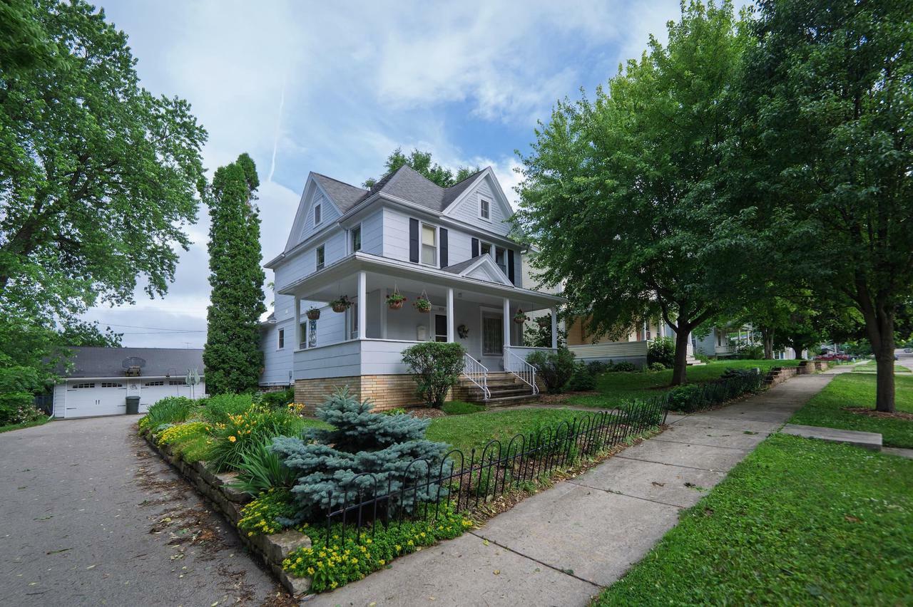 Property Photo: 609 Newbury St. Street WI 54971