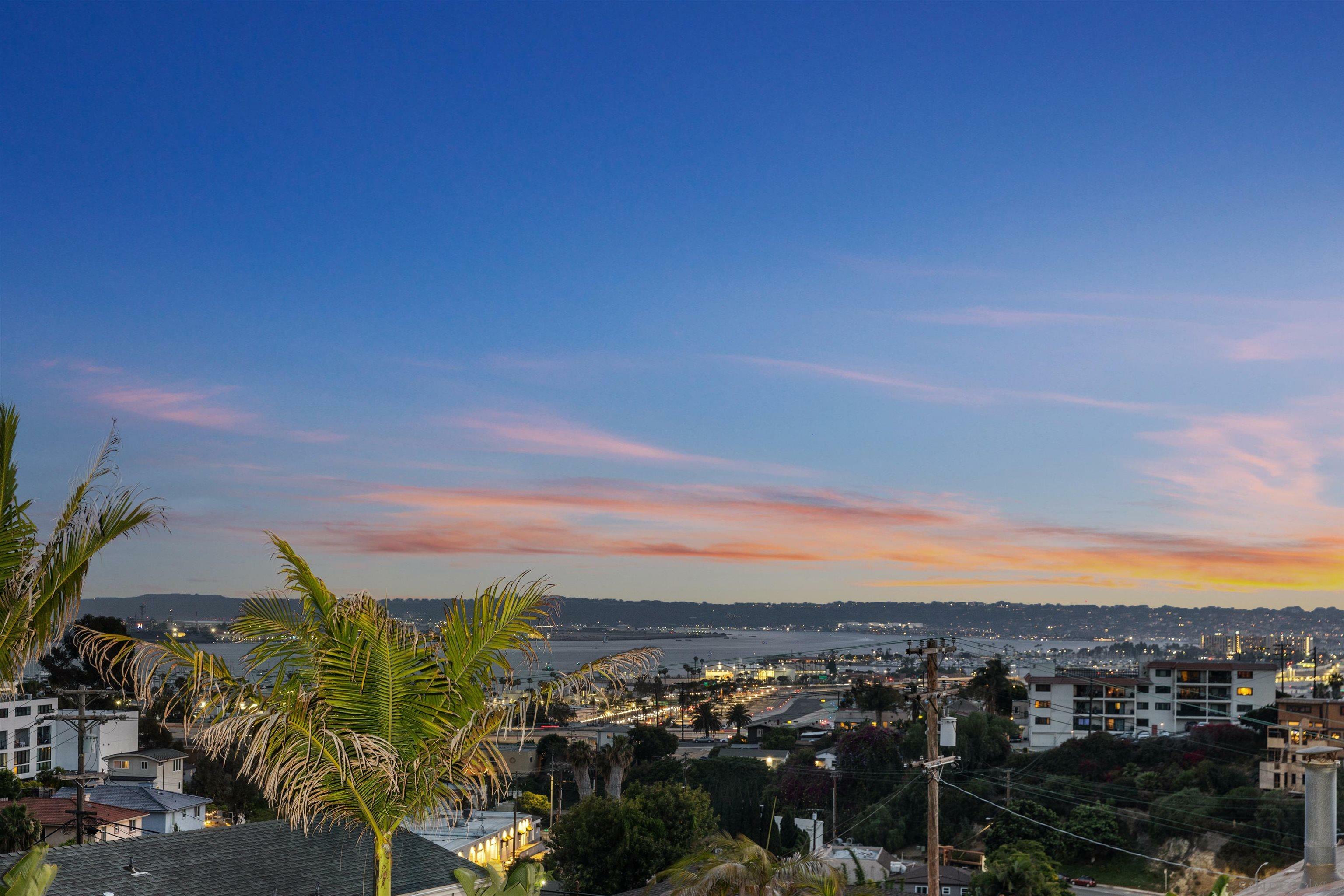 Property Photo:  405 W Nutmeg St  CA 92103 