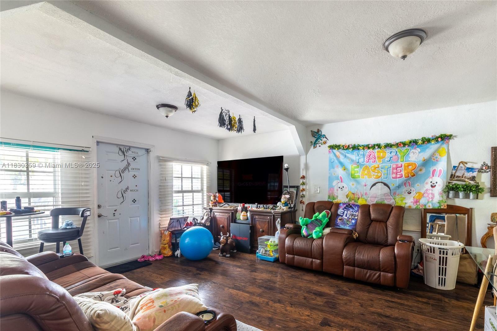 Property Photo: 927 NW 66th St FL 33150
