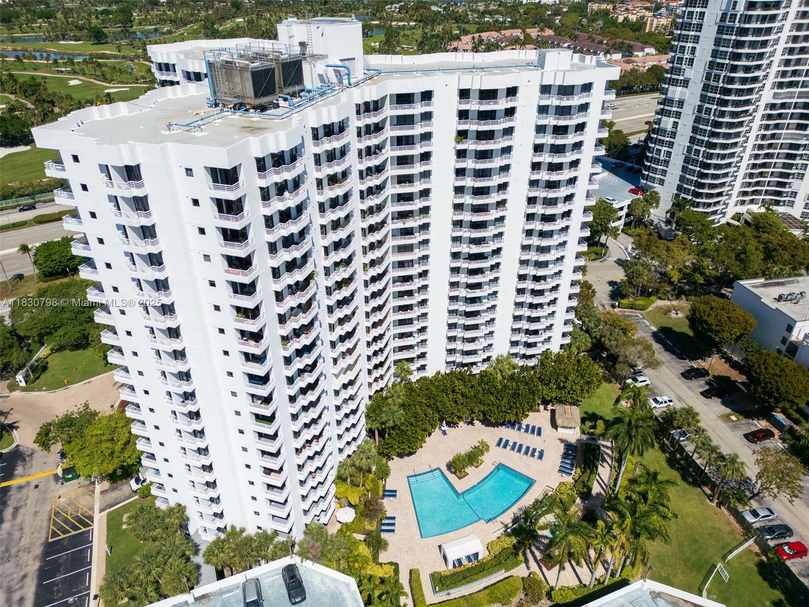 Property Photo: 3300 NE 192nd St 1908 FL 33180