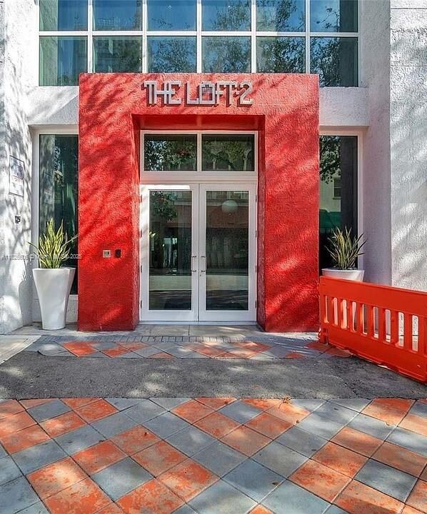 Property Photo: 133 NE 2nd Ave 2515 FL 33132