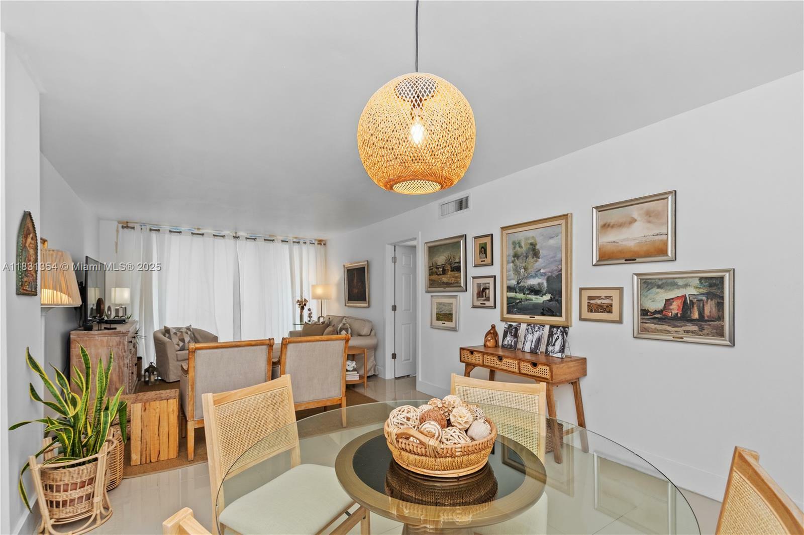 Property Photo: 3301 N Country Club Dr 607 FL 33180
