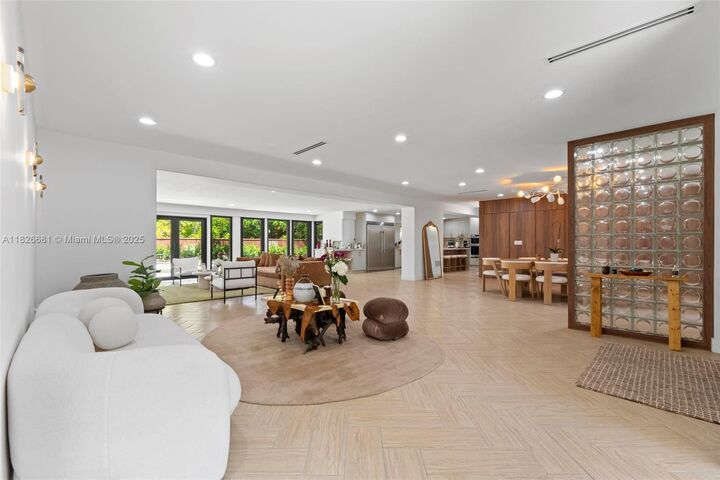 Property Photo: 15202 SW 80th Ave FL 33157