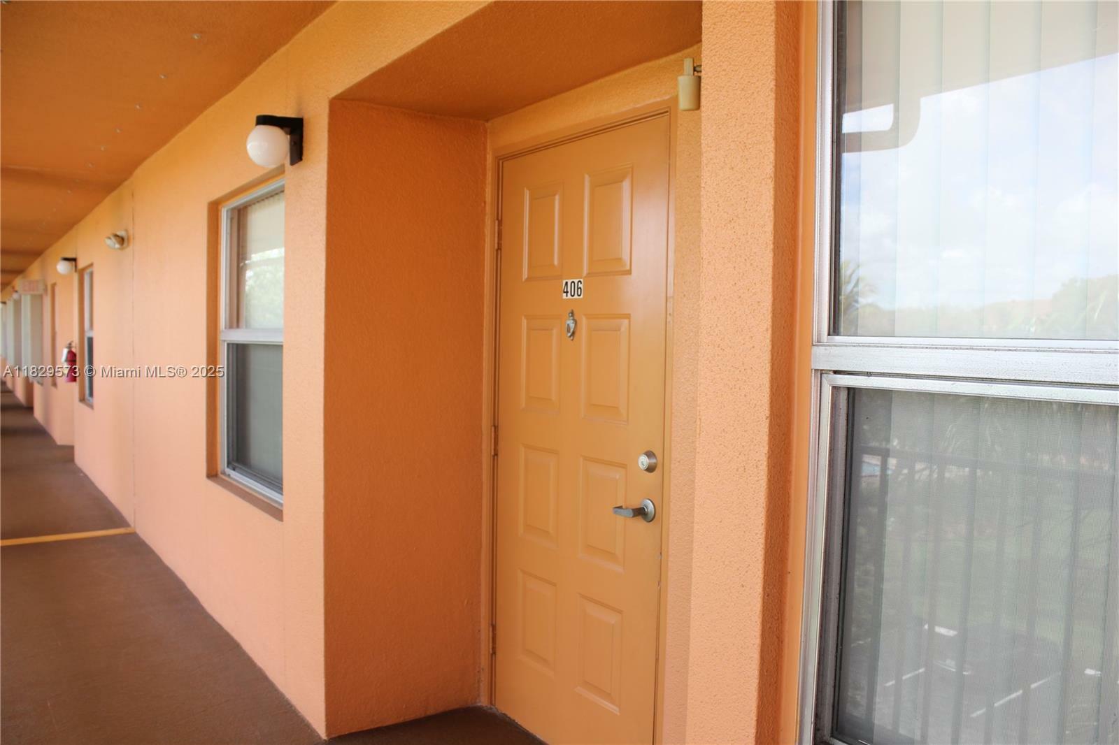 Property Photo: 701 SW 141st Ave 406R FL 33027