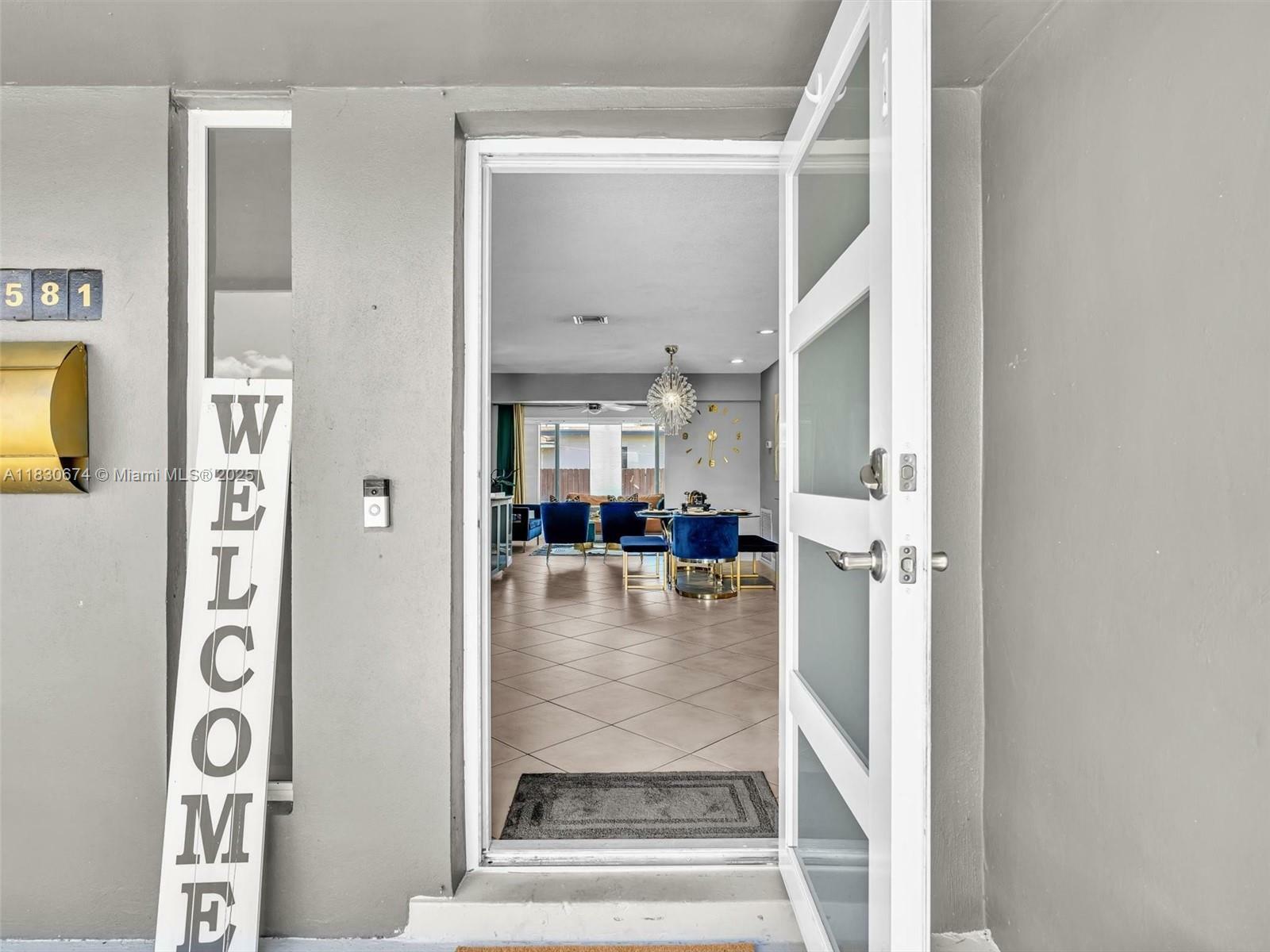 Property Photo:  